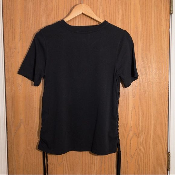 Forever 21 Black Short Sleeve Top With Lacing up the sides Size Small - Picture 3 of 8